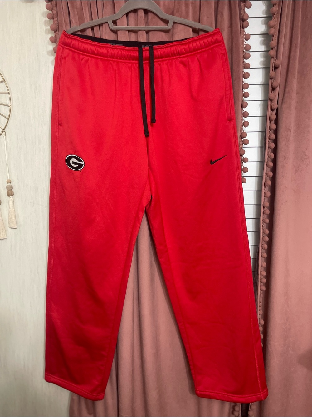 Men’s Nike Georgia Bulldogs therma fit sweatpants with drawstring